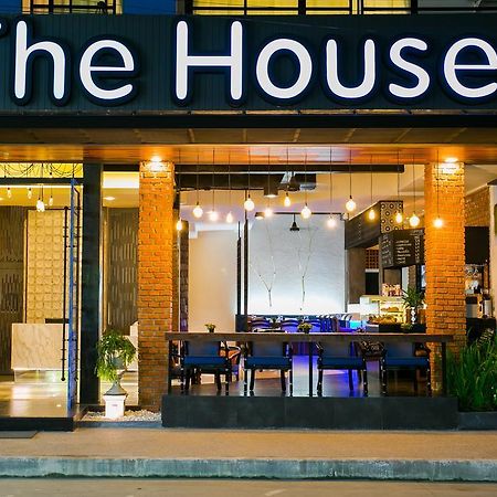 The House Patong Hotel Buitenkant foto