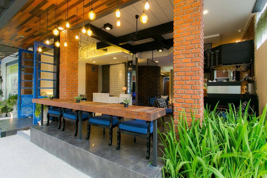 The House Patong Hotel Buitenkant foto