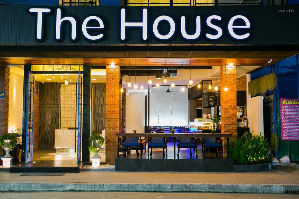 The House Patong Hotel Buitenkant foto