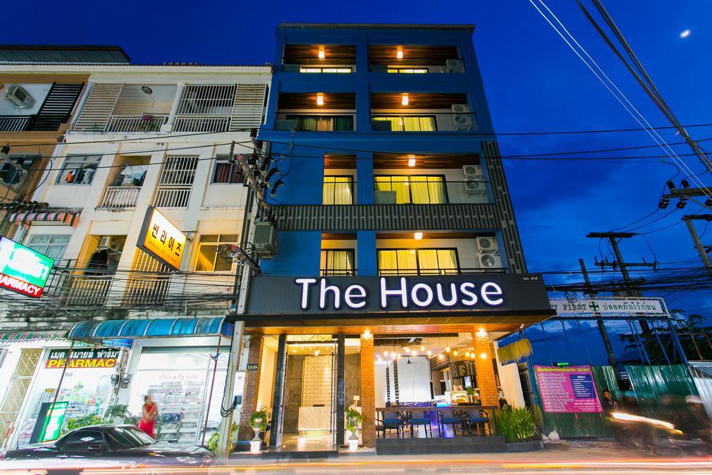 The House Patong Hotel Buitenkant foto