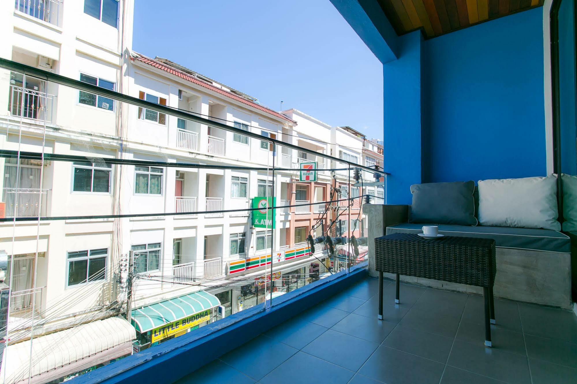 The House Patong Hotel Buitenkant foto
