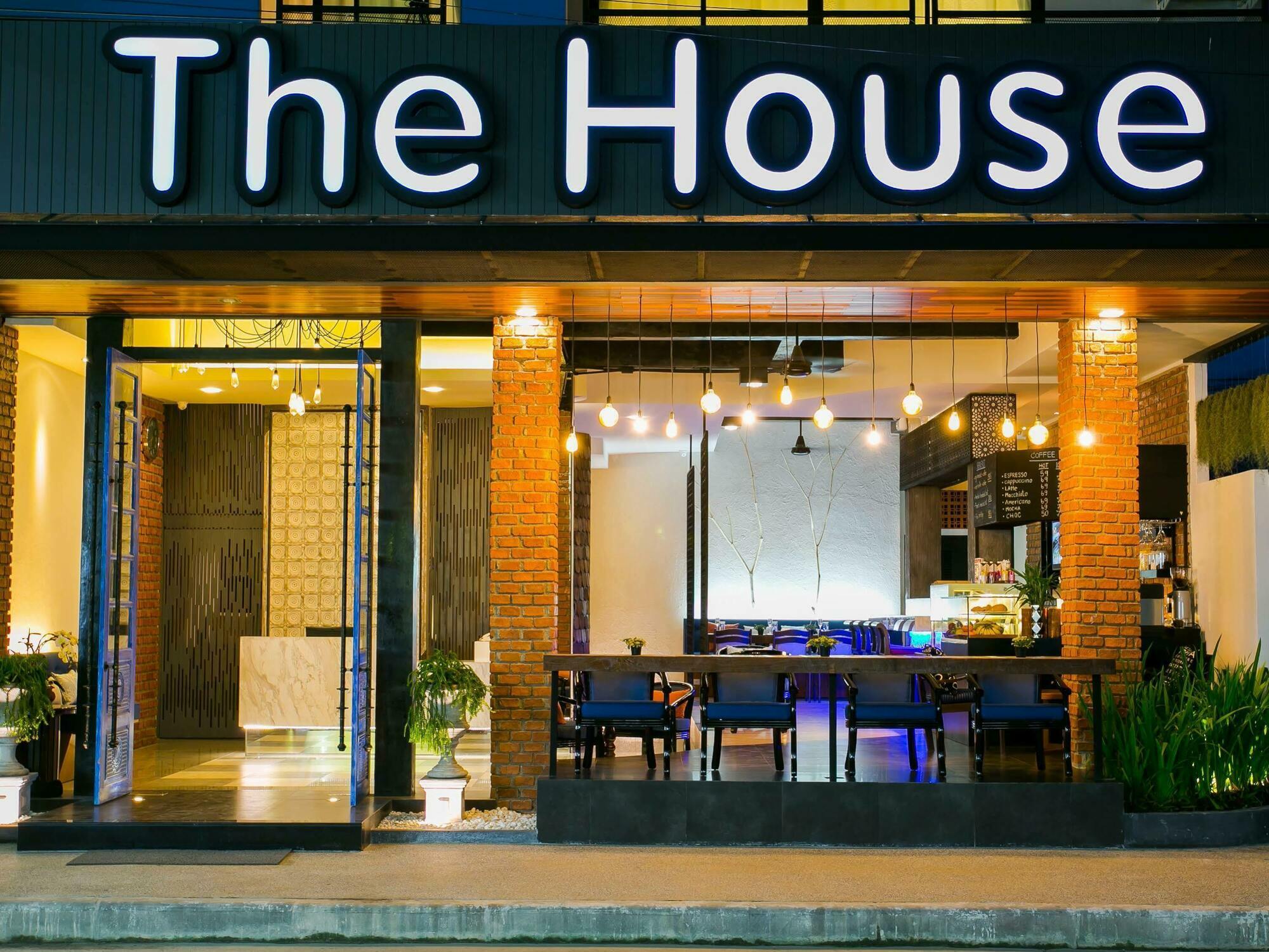 The House Patong Hotel Buitenkant foto